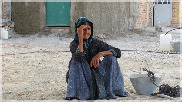 روایتی دردناک از عمق محرومیت در همین نزدیکی در روستای امامزاده/ انگشتان کوچک رضا برای شمارش دردهایش کم است