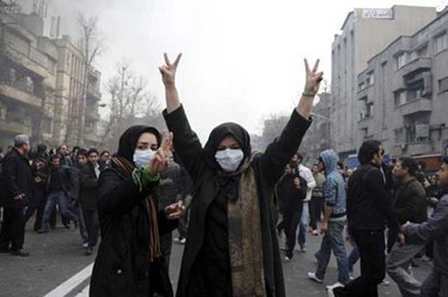 ۲۶ اسفند، ۱۶ مارس، ۱۷ جمادی الثانی، بمباران پناهگاه پارک شیرین کرمانشاه